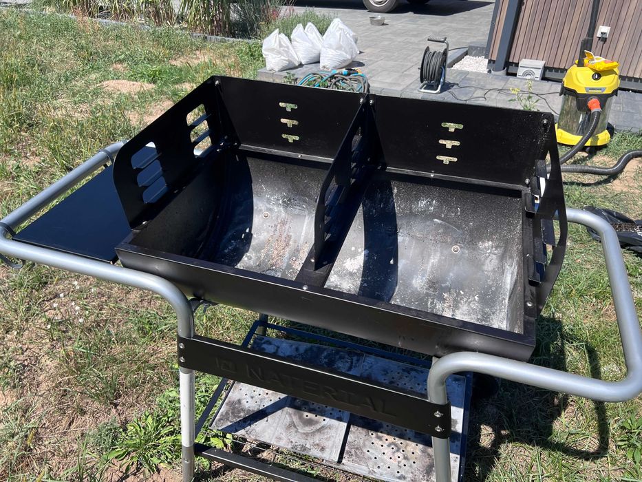 Grill węglowy 40x32 cm Icarus Alpha II Trolley Naterial używany
