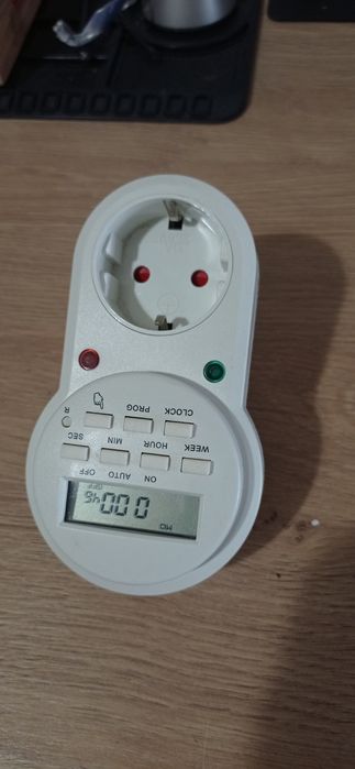 Medidor de consumos eléctricos digital e temporizador