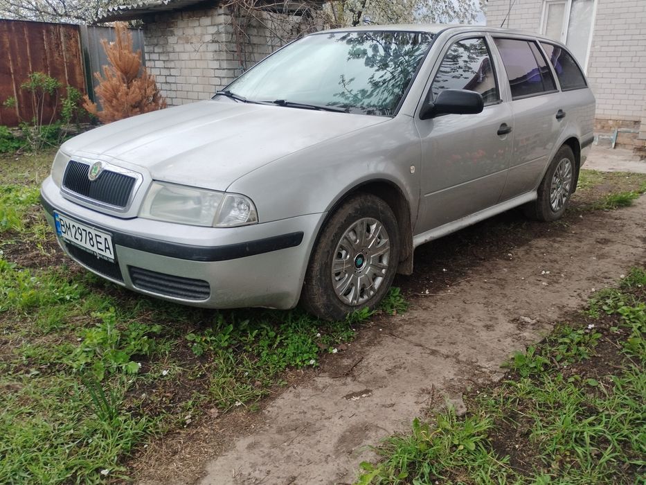 Продам октавію тур