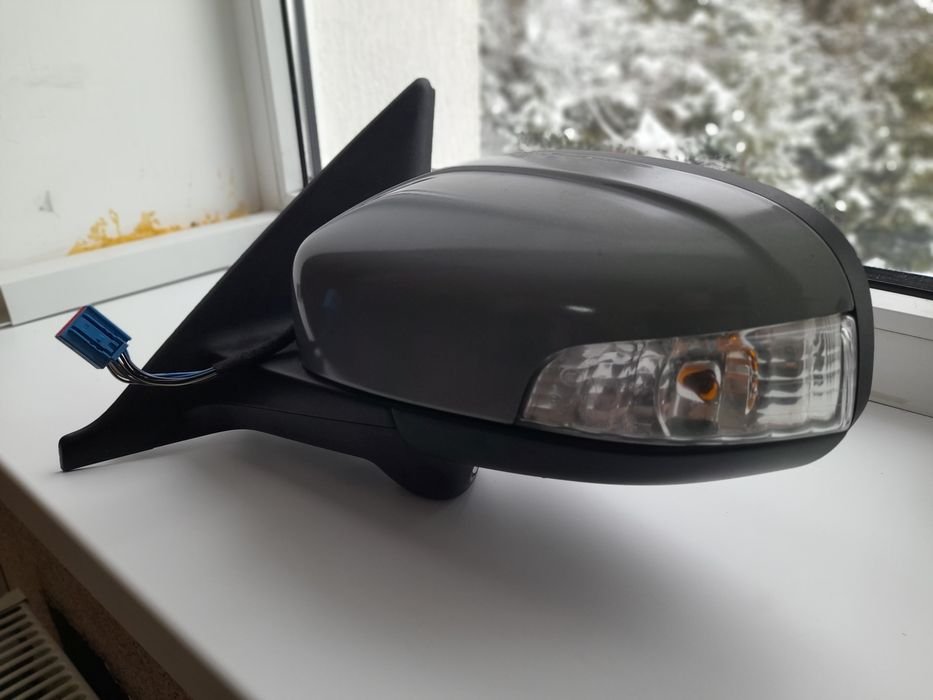 Ліве дзркало на Volvo V50