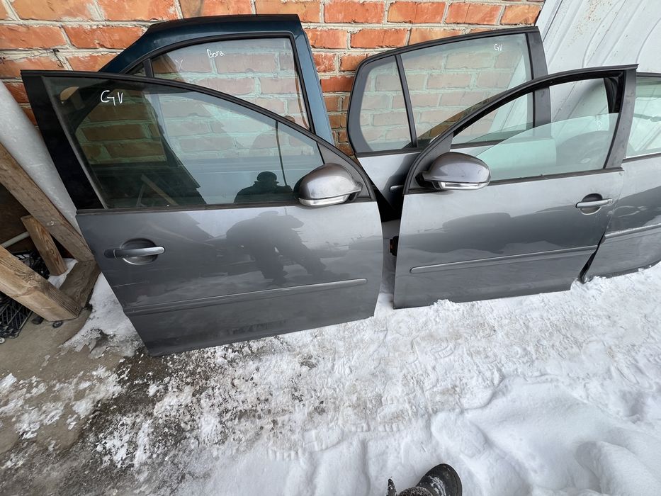 Двері передні задні Volkswagen Golf 5 Гольф 5
