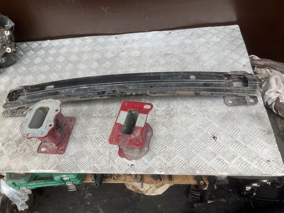 Передний усилитель бампера Киа сид 08г kia ceed