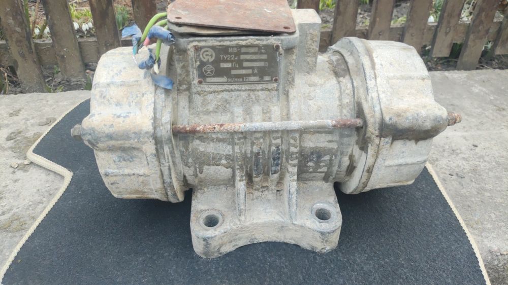 Вібратор бетонний в гарному стані