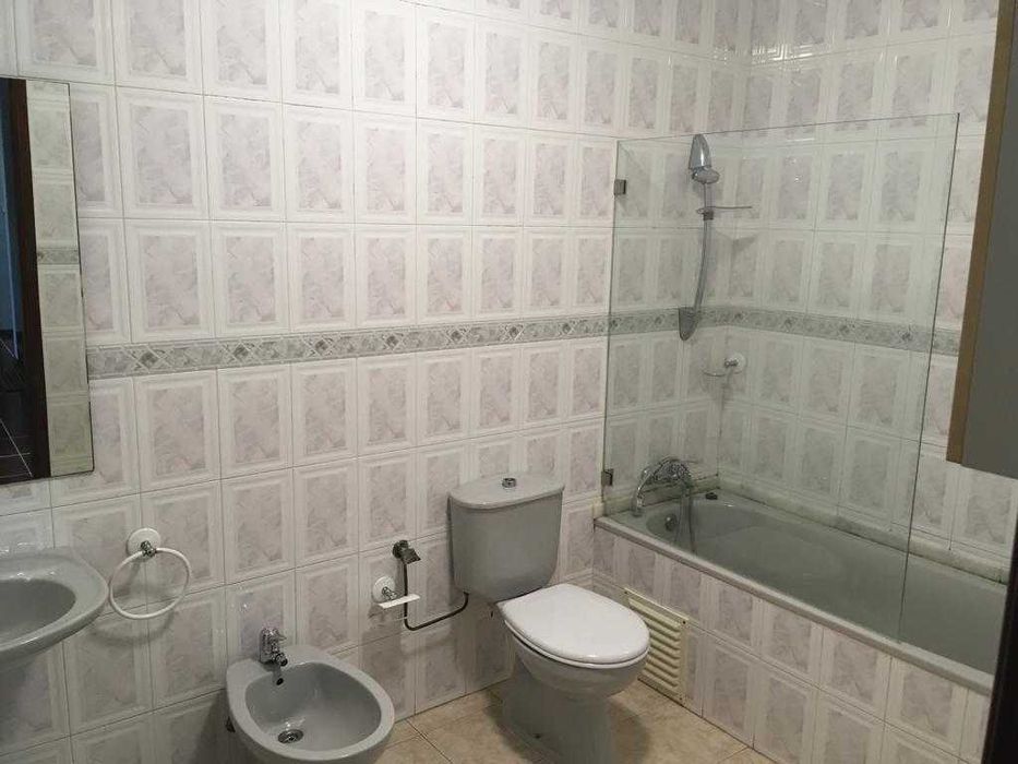 arrenda-se T4+1 duplex - Bustos