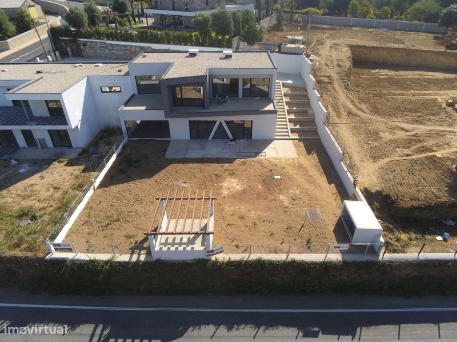 T4 Detached House