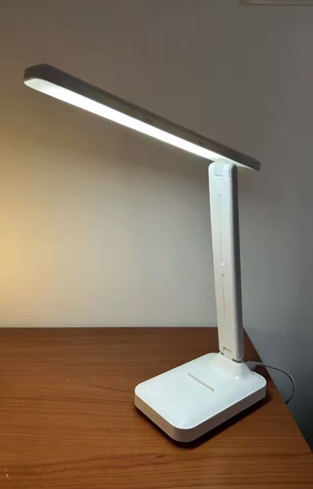 Лампа настольная (зарядная) с мощным аккумулятором USB LED новая!