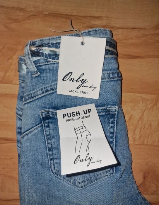 Jasne Jeansy Push up wstążka rozm. S 24 M.Sara