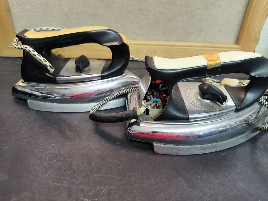 2 Ferros Antigos - Vintage