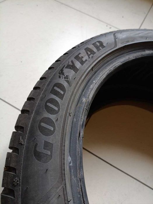 Пара шин б/у 225/45R17 94W Goodyear Vector 4Seasons Gen-3