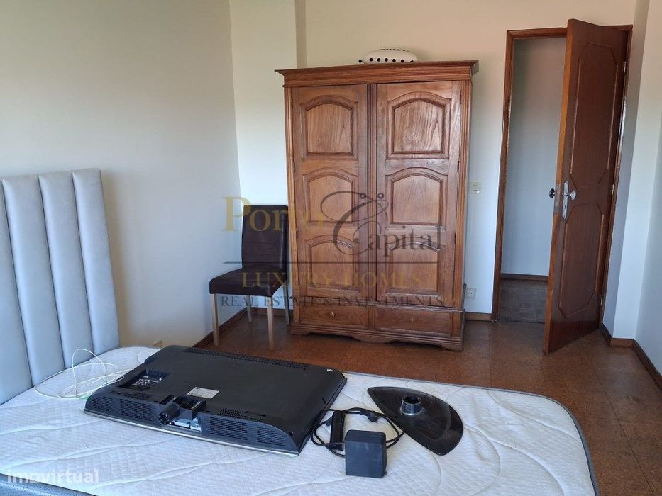 Apartamento T3+1 Com Fantastica Vista Sobre O Douro, Uma Box (3 Lug...