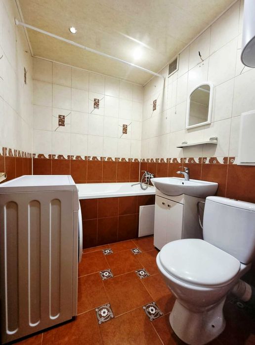 Продаж: ТЕПЛА, ВЕЛИКА, ГАРНА 2-кімн. квартира на ж/м Тополя-1