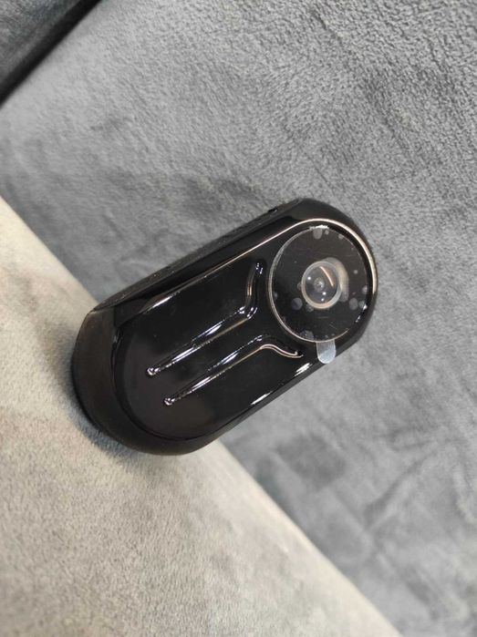 Mini kamera sportowa Full HD 1080p z zestawem uchwytów.
