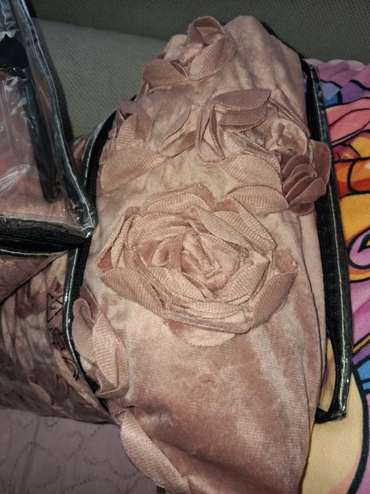 Zasłony welurowe Bella Roses komplet