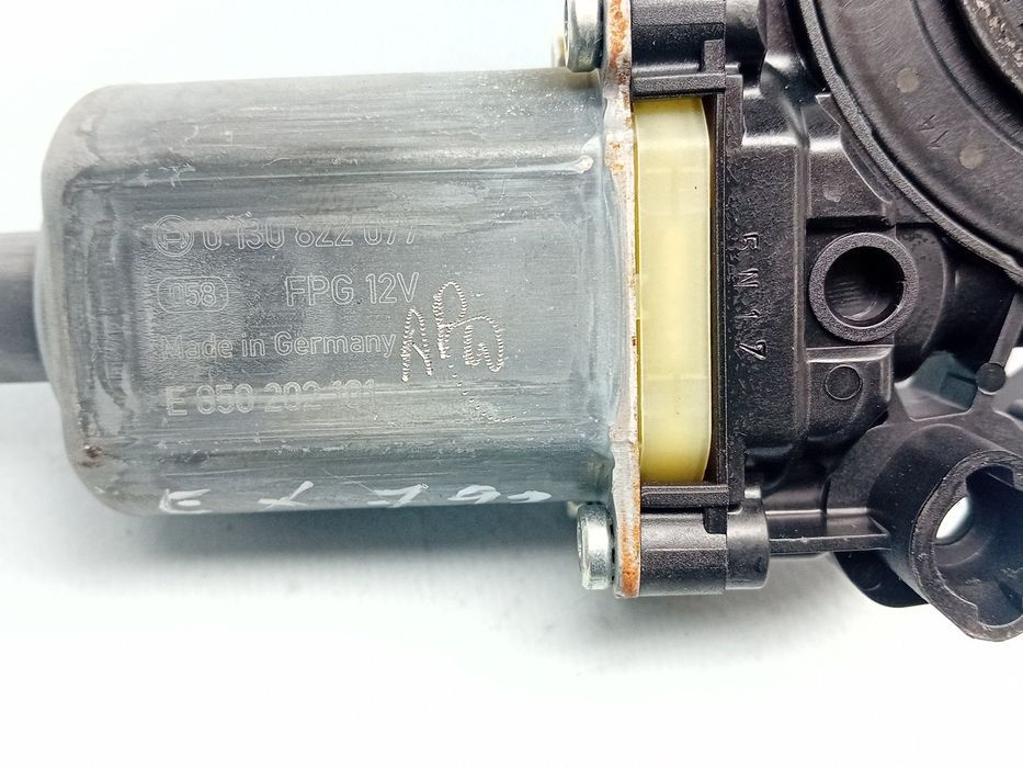 Motor vidro frente direito VOLKSWAGEN Tiguan (AD1, AX1)