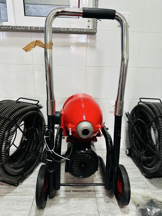 Máquina de limpeza de ralos VEVOR 120FT x 6/5" 1100W Seccional Snake Auger Alimentação manual