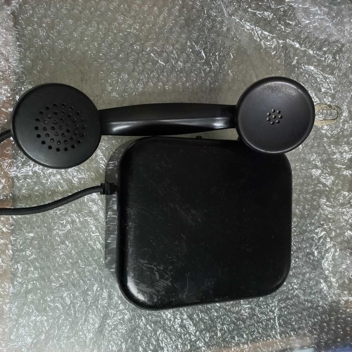 Telefone antigo de parede