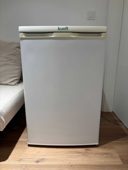 Arca Vertical KUNFT Kuf2532 Wh (Estático - 85 cm - 85 L - Branco)