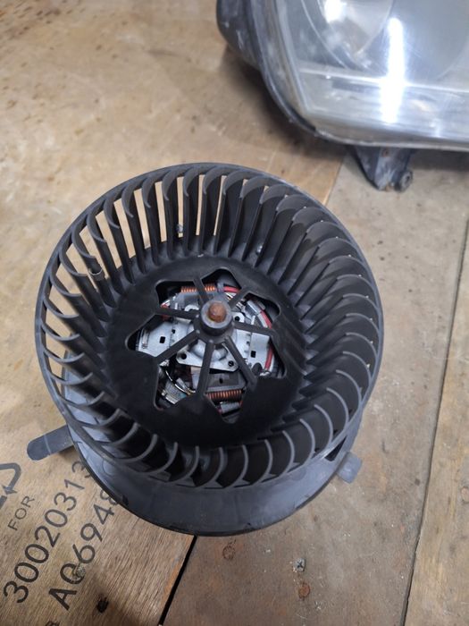 Моторчик печки Volkswagen Caddy Passat B6 Touran Golf 5 Skoda Octavia