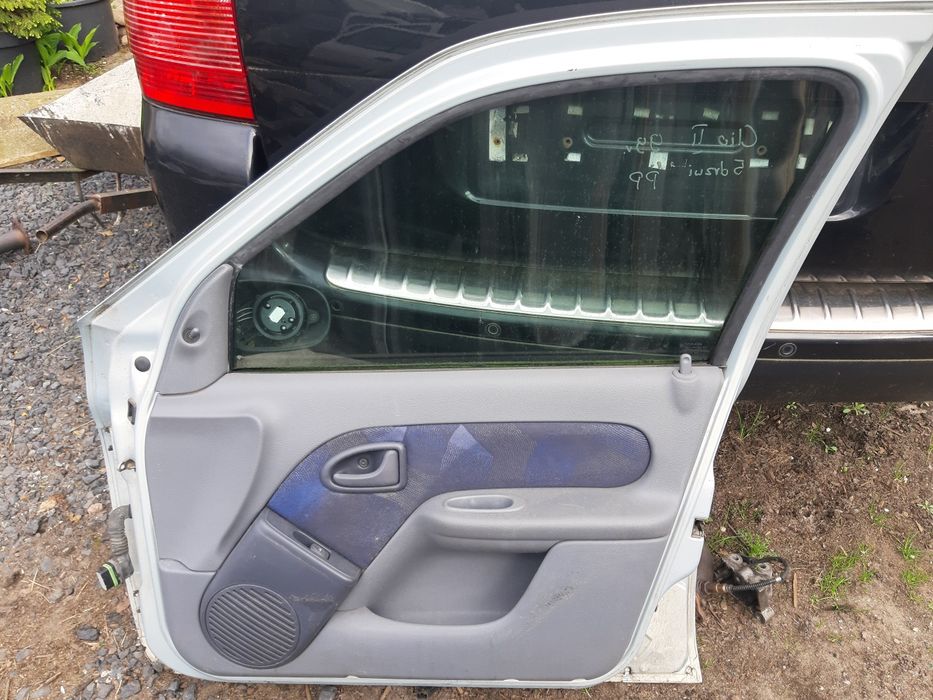 Renault Clio 2 99r. 5drzwi drzwi kompletne prawy przód mv632