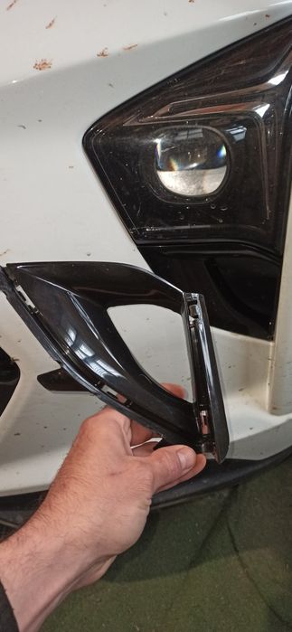 Заглушка переднього бампера Chevrolet Bolt euv