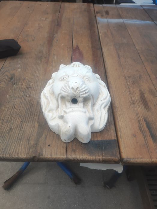 Cabeça de leão fontes