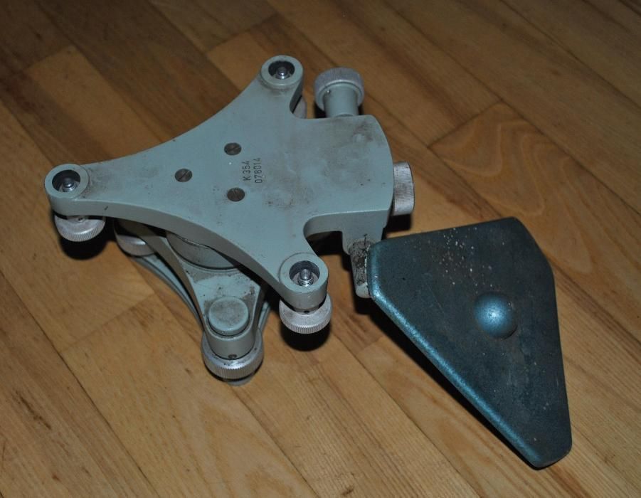 Кипрегель МА 5, мензула, штатив. Венгрия