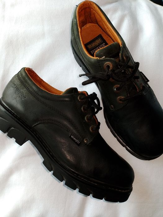 туфлі з товстою підошвою від бренду Wrangler