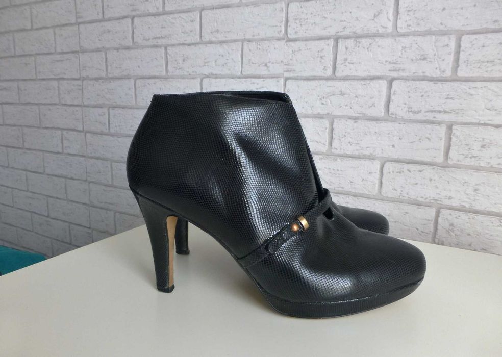 Clarks skórzane jesienne botki szpilki 40