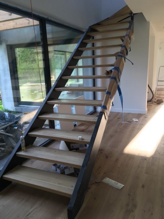 schody, metalowe konstrukcje policzki wangi