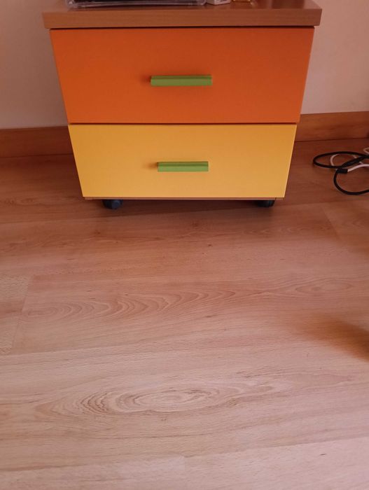 Mobiliário de quarto para CRIANÇAS FELIZES