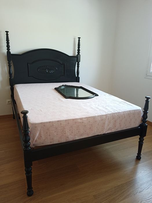 Cama + colchão 180*130 + espelho