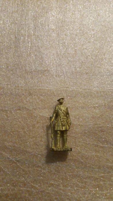 Metalowa figurka z Kinder niespodzianki Scot 2