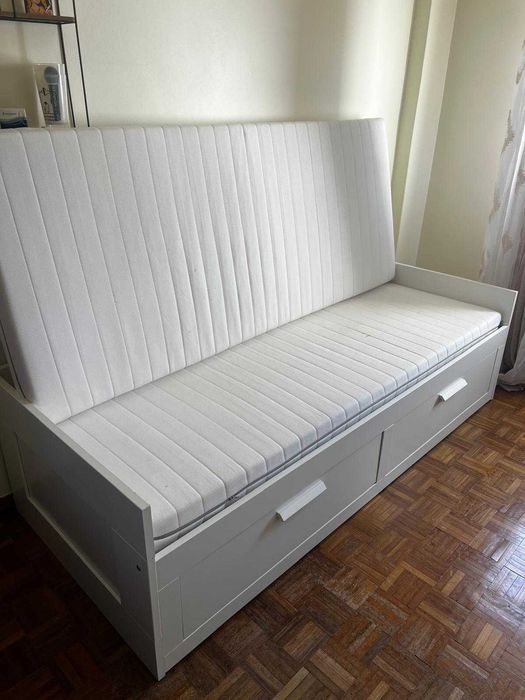 Cama IKEA BRIMNES Individual / Dupla Com Gaveta Com Colchão - Semi-Nova 70€