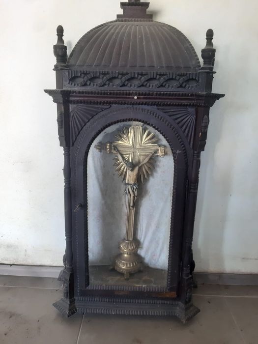 Vendo oratório antigo ,em bom estado