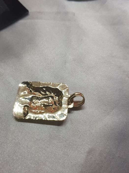 Złoty wisiorek głowa Jezusa złoto 585