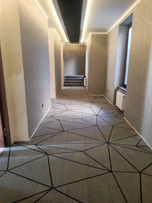 Монтаж напольних покриттів