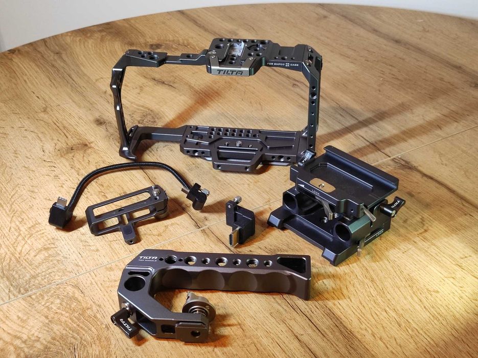 TILTA klatka BMPCC 4K/6K Basic Kit (TA-T01-B) + 15 mm baseplate TANIO!