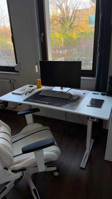 Biurko z Fotelem – Jak Nowe, Komplet, Odbiór z ul. Fabrycznej