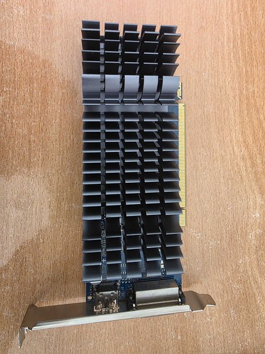 GForce GT1030 SL Como Nova439739951906836482