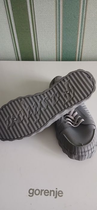 Продам нові кеди , розмір 41