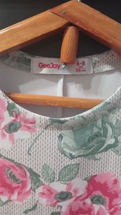 Сукня на дівчинку 5-7 років