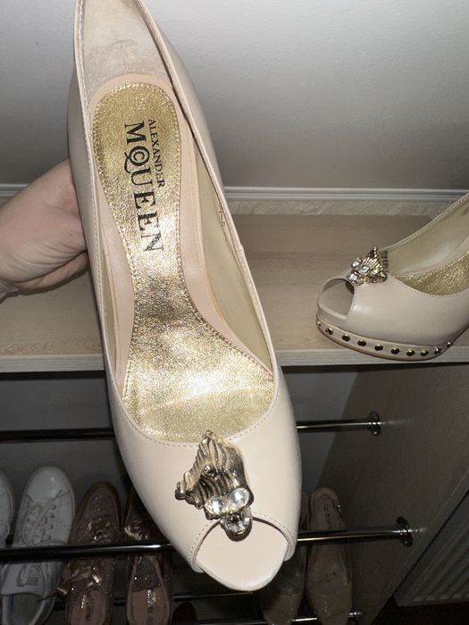 Туфлі McQueen  молочні