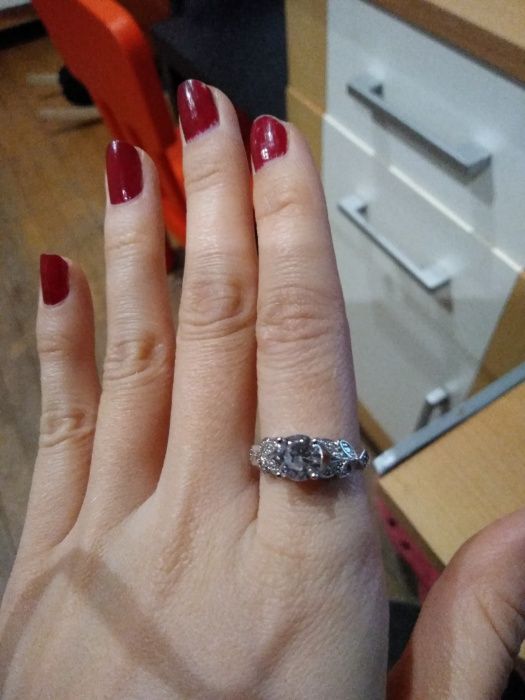 Pierścionek kryształ błyszczący jak diament przezroczysty rozmiar 6