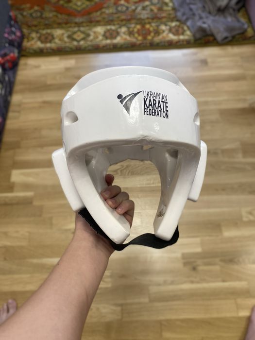 Продам шолом для карате