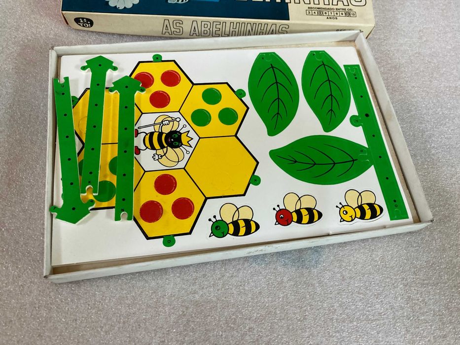 Jogo As Abelhinhas da marca Toi Antigo