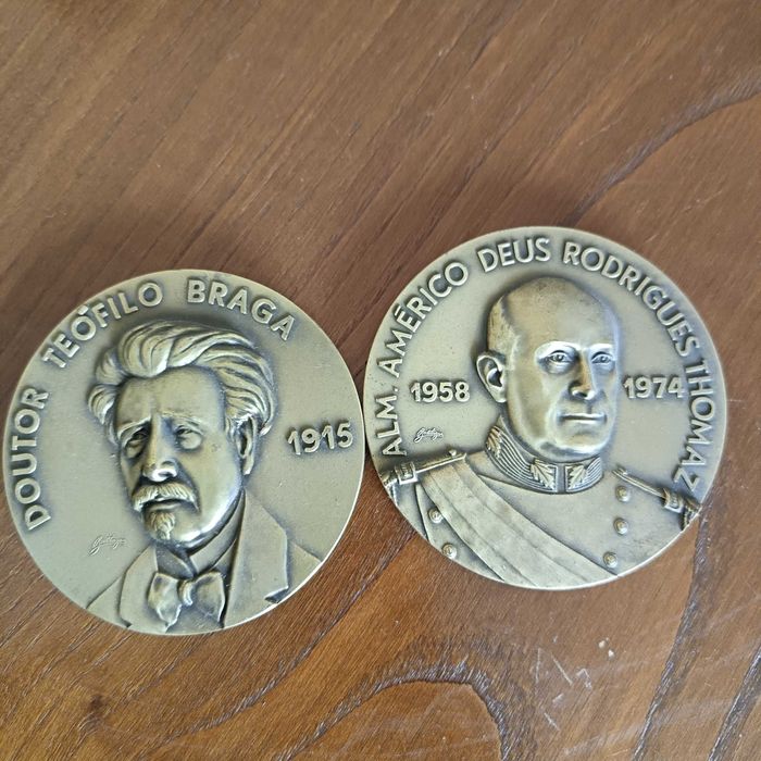Coleção Exclusiva de 13 Medalhas em Bronze – Presidentes da República Portuguesa