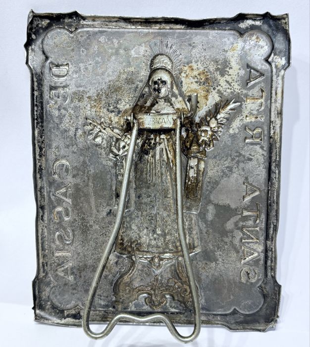 Antiga imagem religiosa “Santa Rita de Cassia”  com banho em prata - marcada