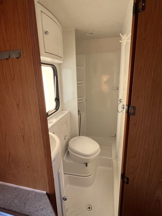 Autocaravana Ford Vilamobil 2008 – 6 Lugares – Com ar condicinonado  – Pronta a Viajar