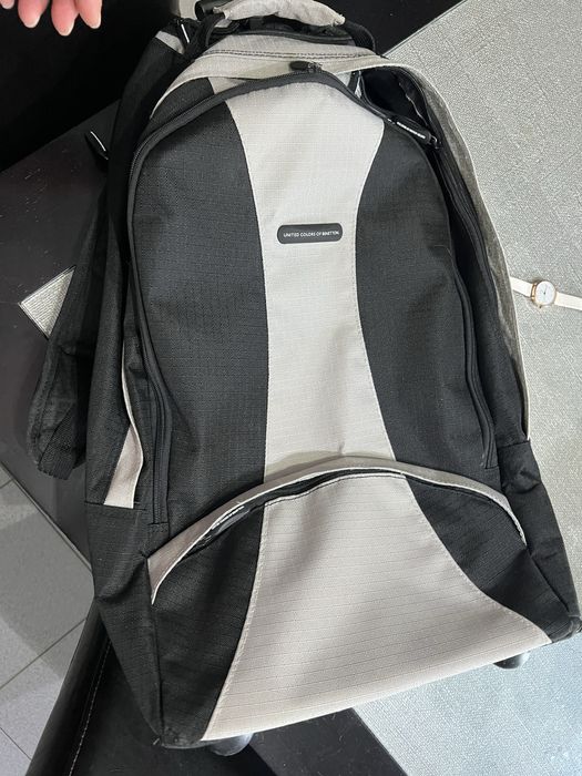 Mochila united colors of benetton com roda