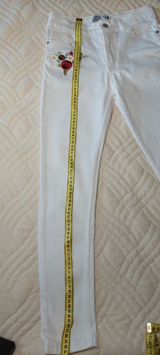 Штани білі вишивка 25 26 або 34